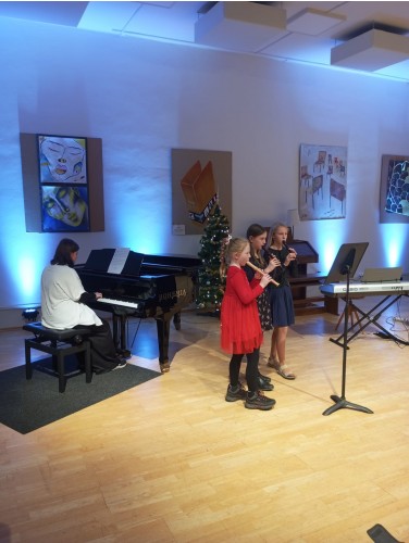 Vánoční koncert flétnové a klávesové třídy Zuzany Iljaševy a flétnové třídy Kateřiny Mauserové
