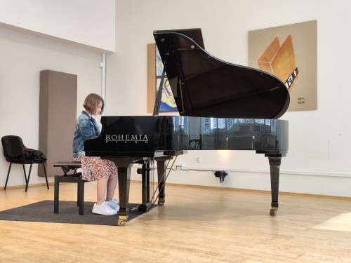 Koncert klavírní třídy Šimona Chvojky