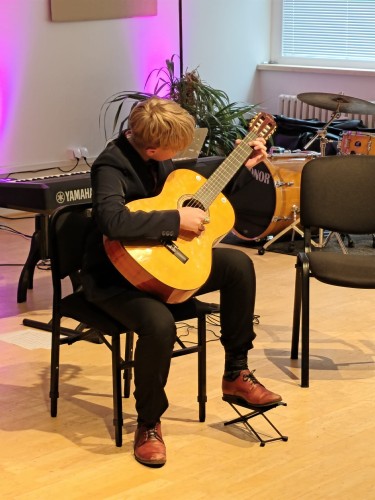 Koncert klavírní třídy J. Zlatušky a violoncellové a kytarové třídy A. Palduse