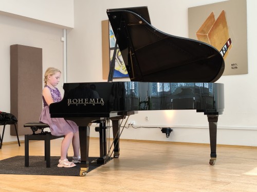 Koncert klavírní třídy Šimona Chvojky