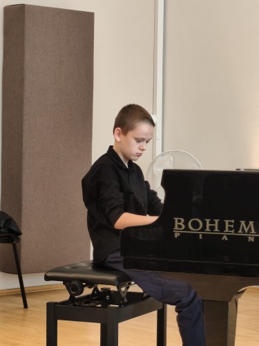 Koncert klavírní třídy Šimona Chvojky