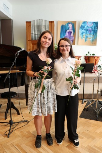 Absolventský koncert Natálie Chárové a Terezy Švarcové