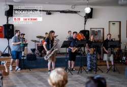 SaxNDrums.jpg>